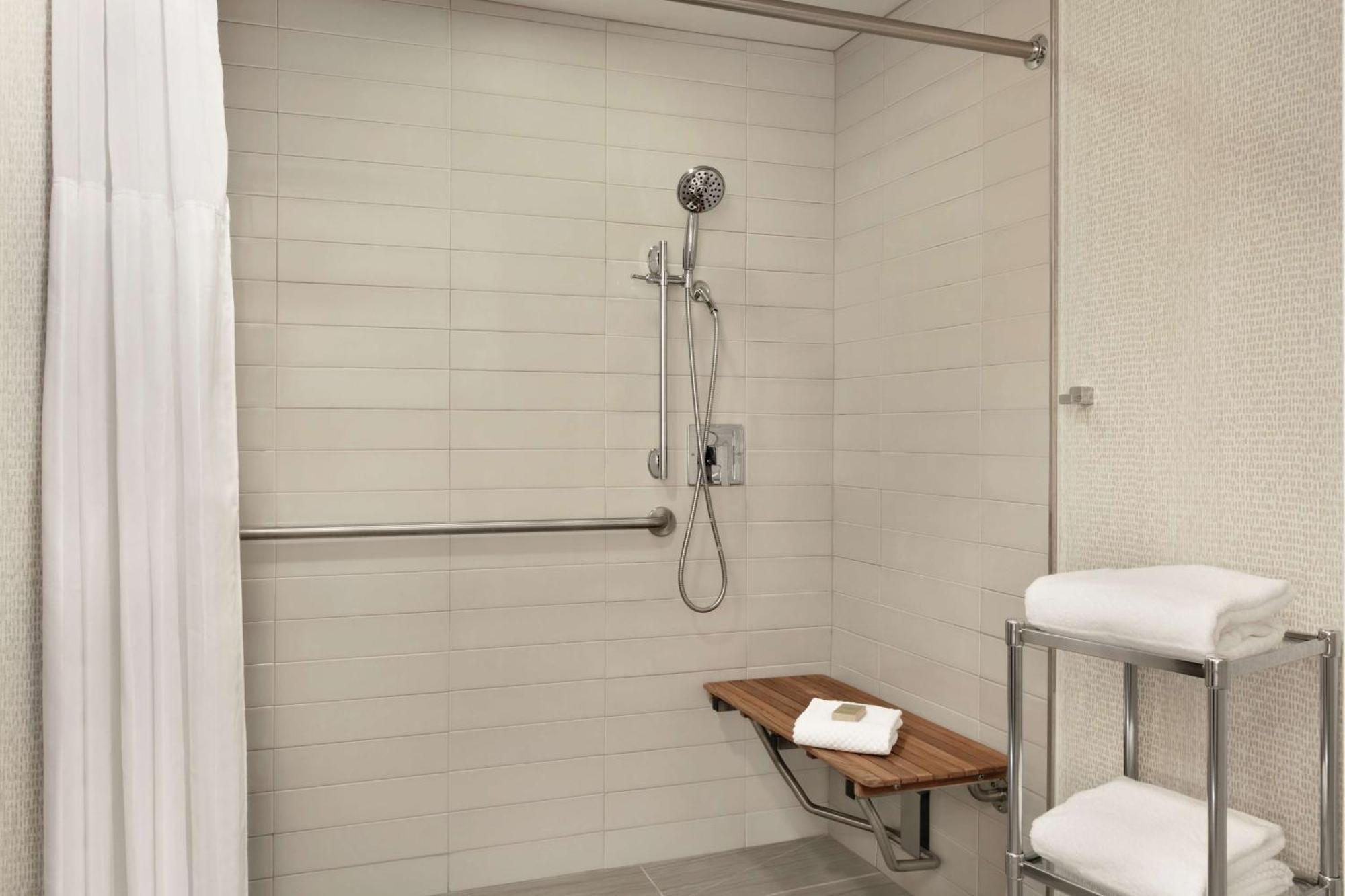 Doubletree By Hilton Atlanta Northeast/Northlake Tucker Eksteriør bilde